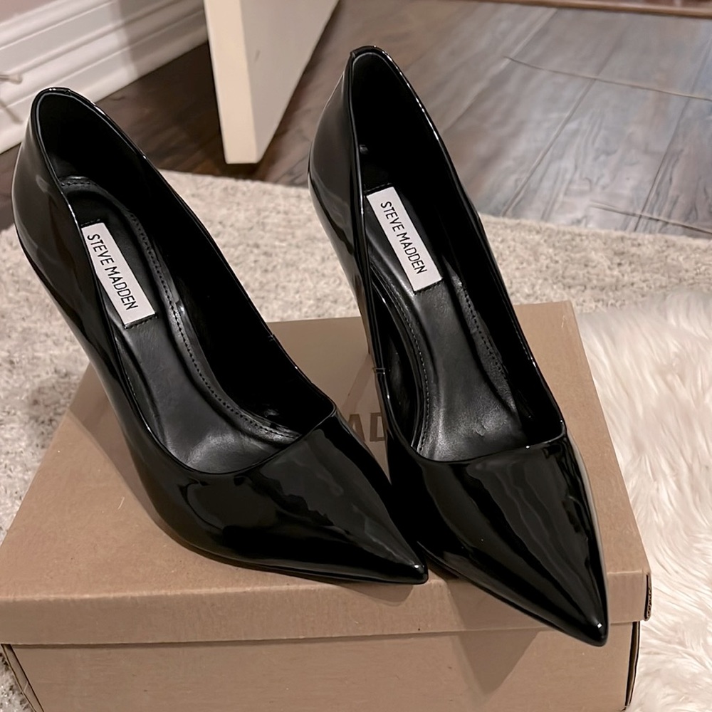 Steve Madden Black Vala Patent Stilletos